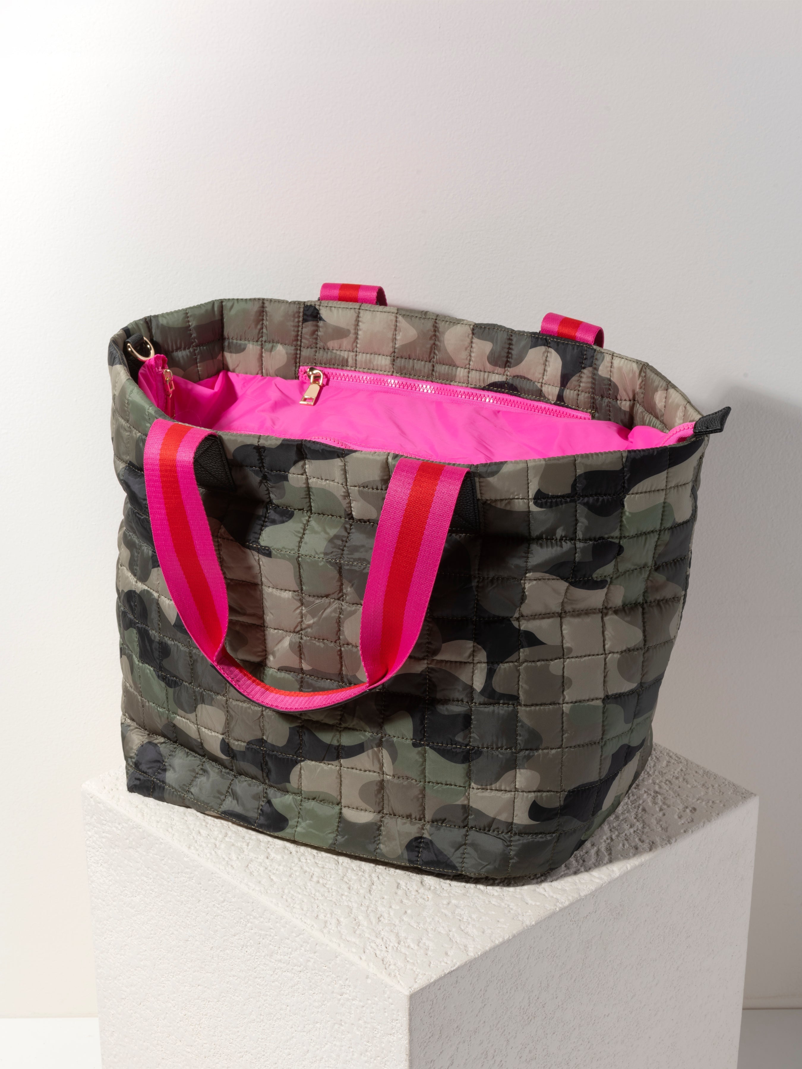 Ezra Travel Tote